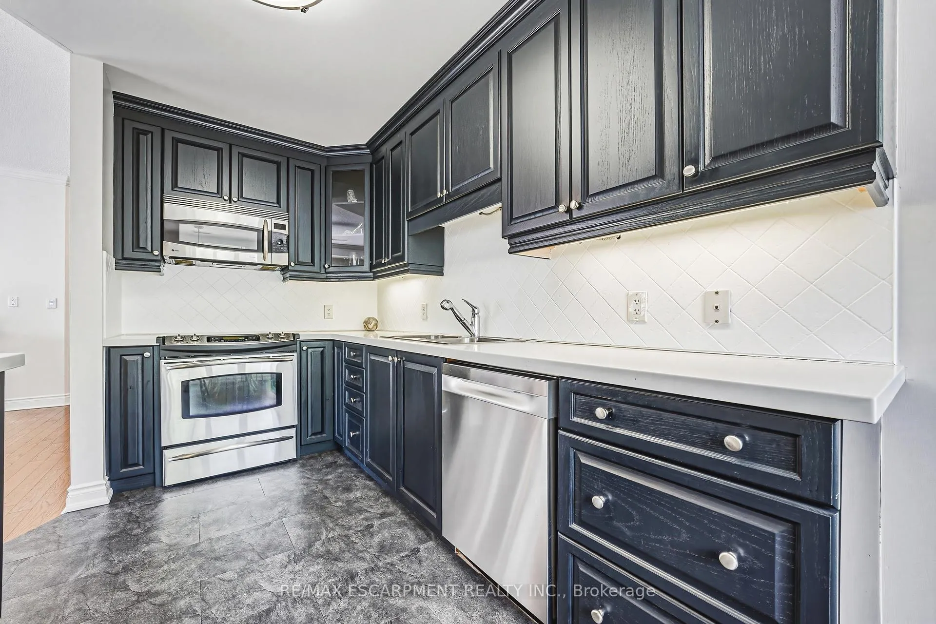 Photo 16 of Unit 204, 1000 Creekside Drive, Hamilton, Dundas — HOMEH