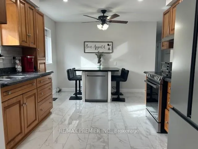 Photo 4 of 235 Louis Drive, Mississauga, Cooksville — HOMEH