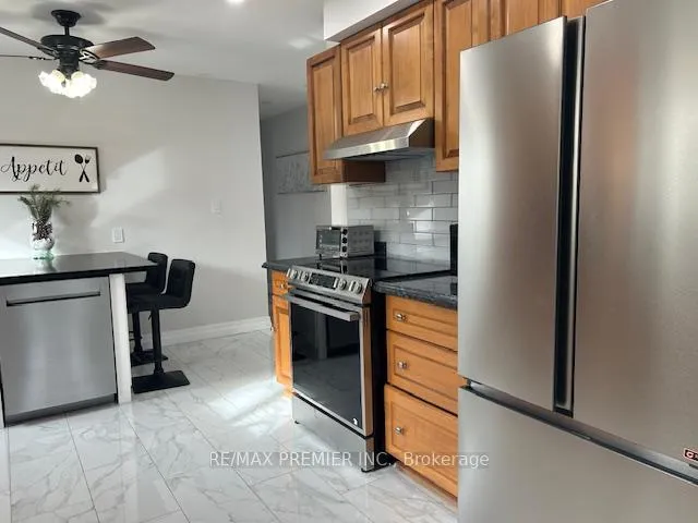 Photo 6 of 235 Louis Drive, Mississauga, Cooksville — HOMEH