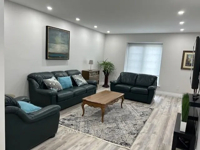 Photo 9 of 235 Louis Drive, Mississauga, Cooksville — HOMEH