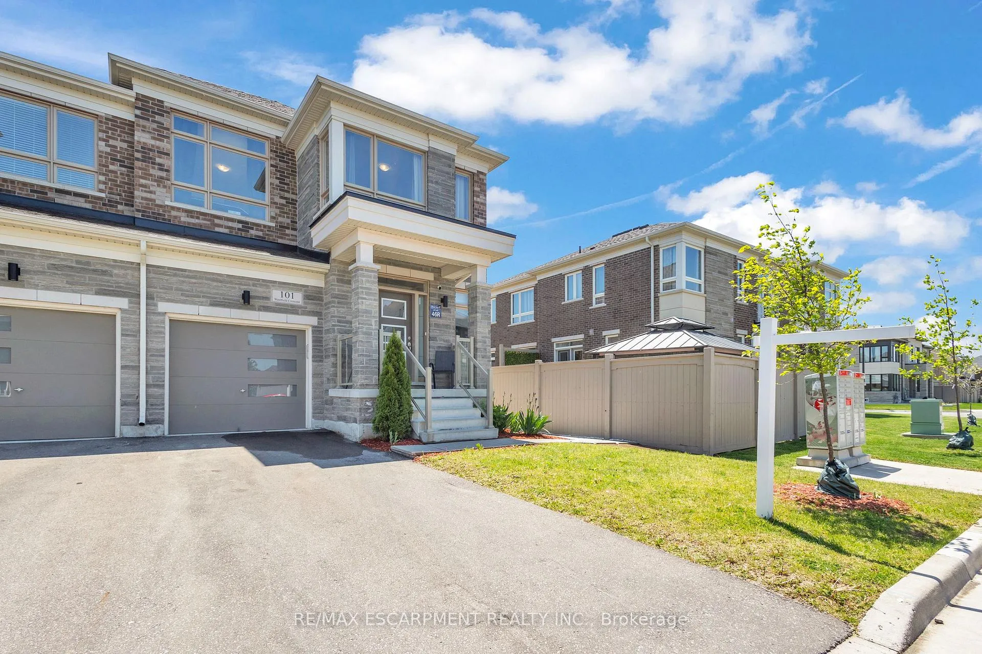 Photo 4 of 101 Westfield Crescent, Hamilton, Waterdown — HOMEH