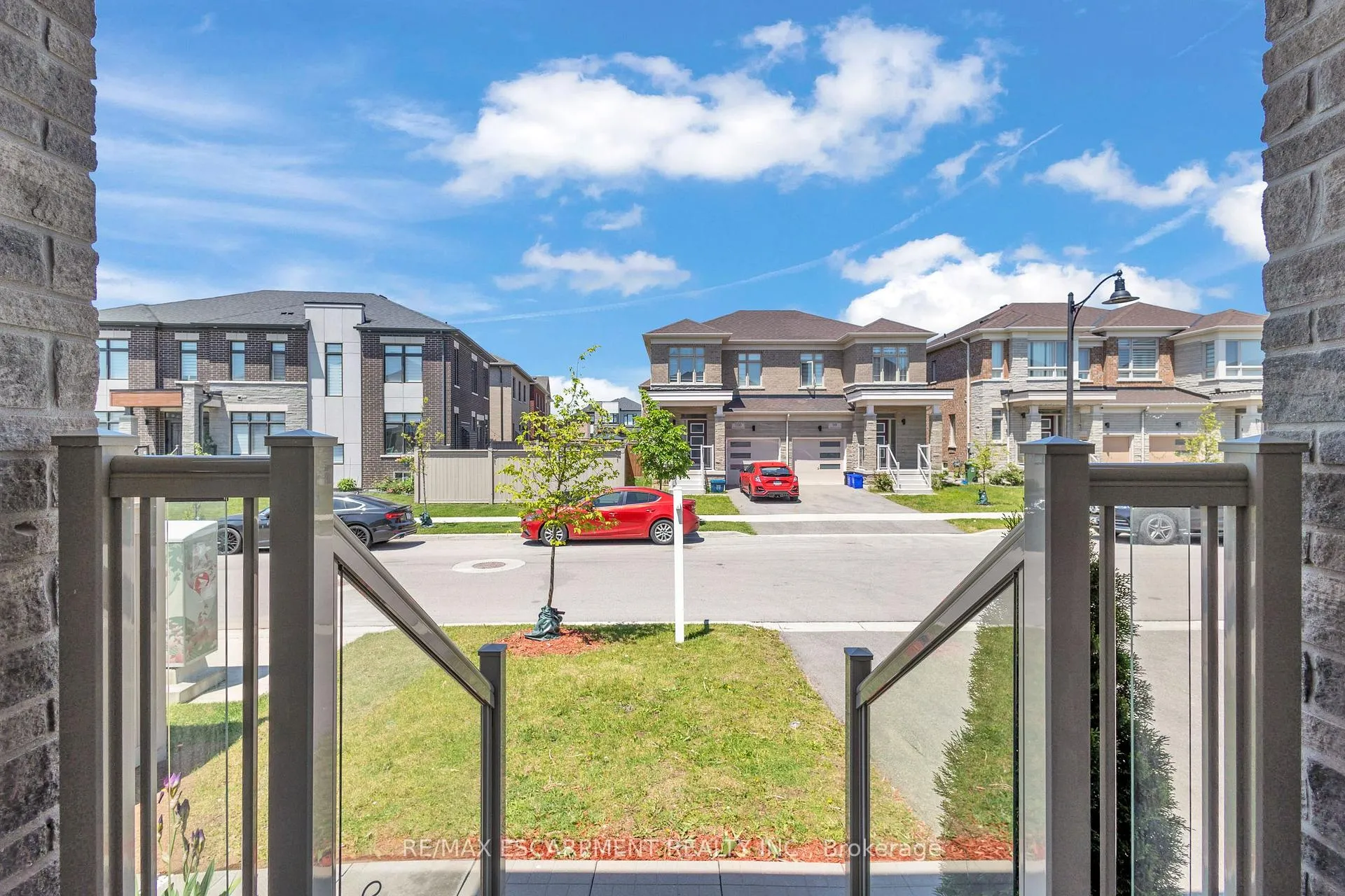 Photo 7 of 101 Westfield Crescent, Hamilton, Waterdown — HOMEH
