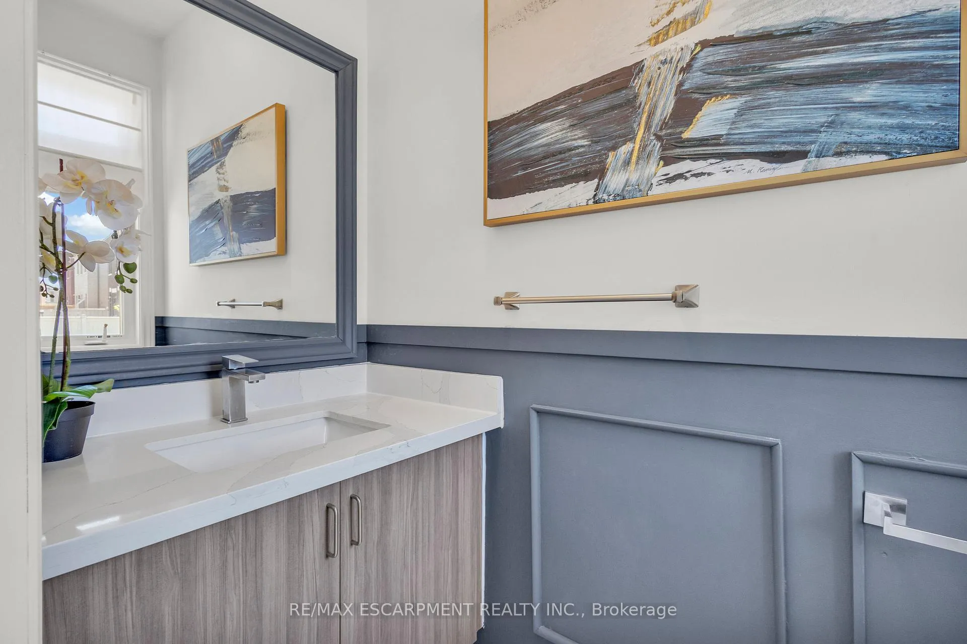Photo 13 of 101 Westfield Crescent, Hamilton, Waterdown — HOMEH