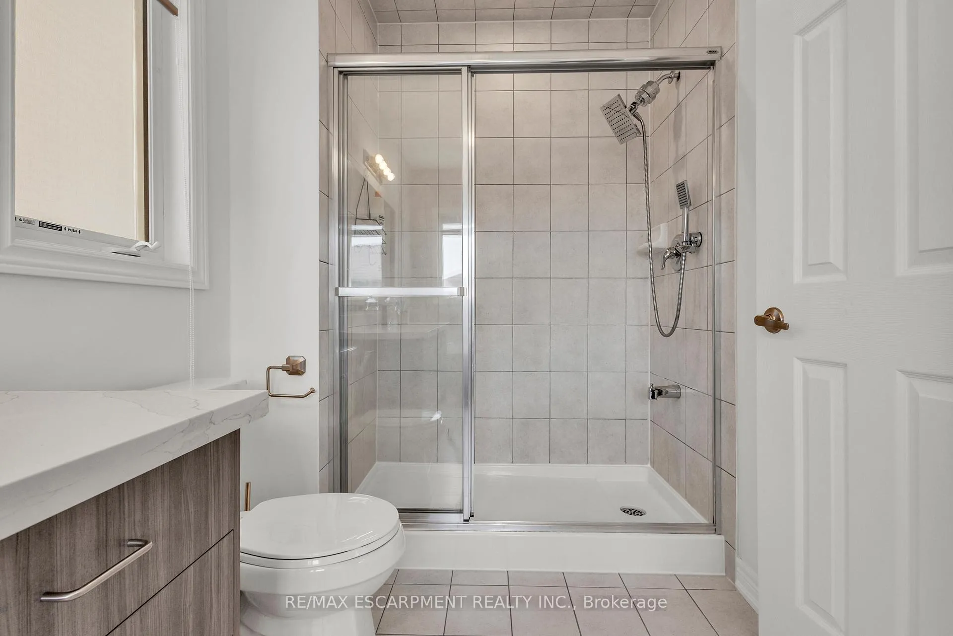 Photo 27 of 101 Westfield Crescent, Hamilton, Waterdown — HOMEH