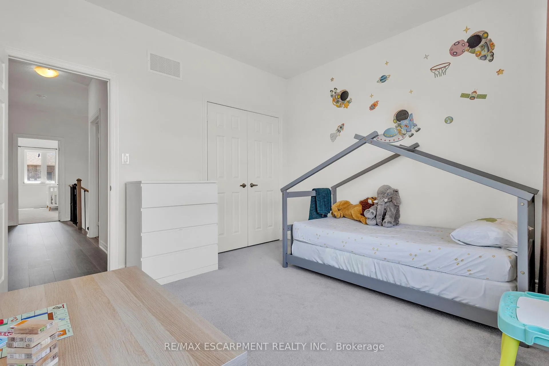 Photo 31 of 101 Westfield Crescent, Hamilton, Waterdown — HOMEH