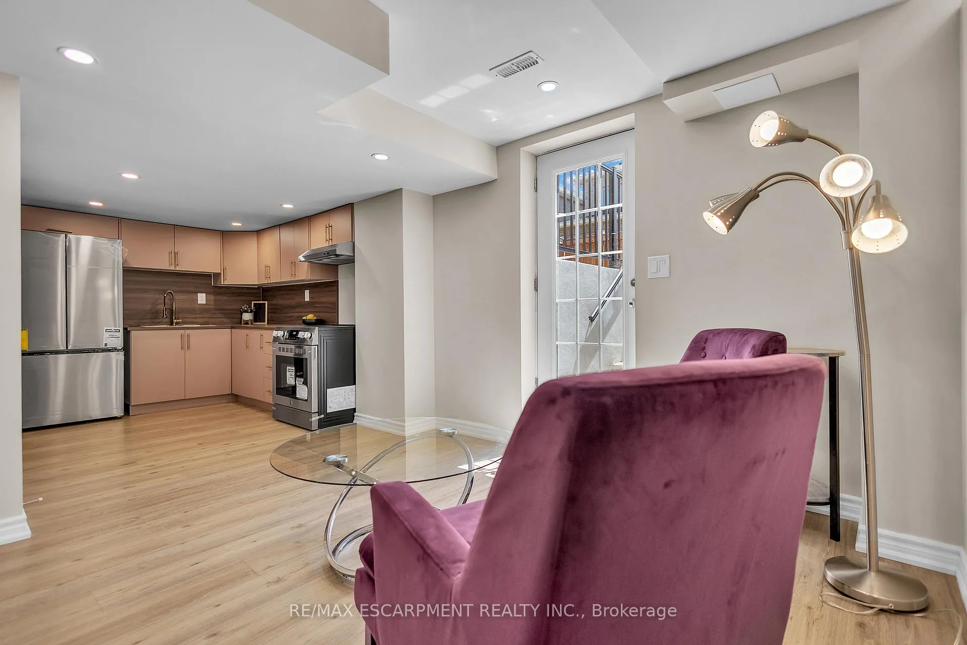Photo 38 of 101 Westfield Crescent, Hamilton, Waterdown — HOMEH
