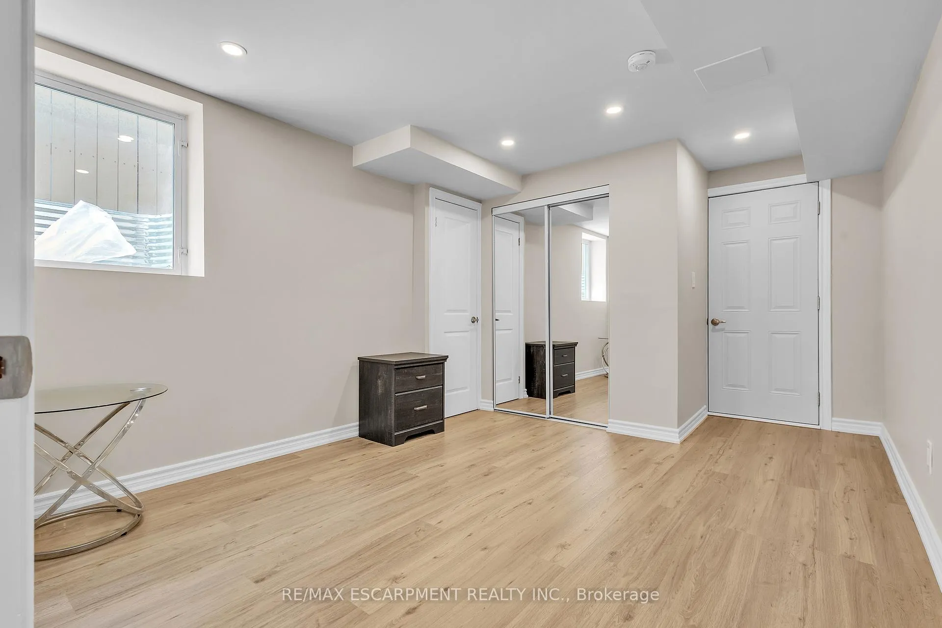 Photo 42 of 101 Westfield Crescent, Hamilton, Waterdown — HOMEH