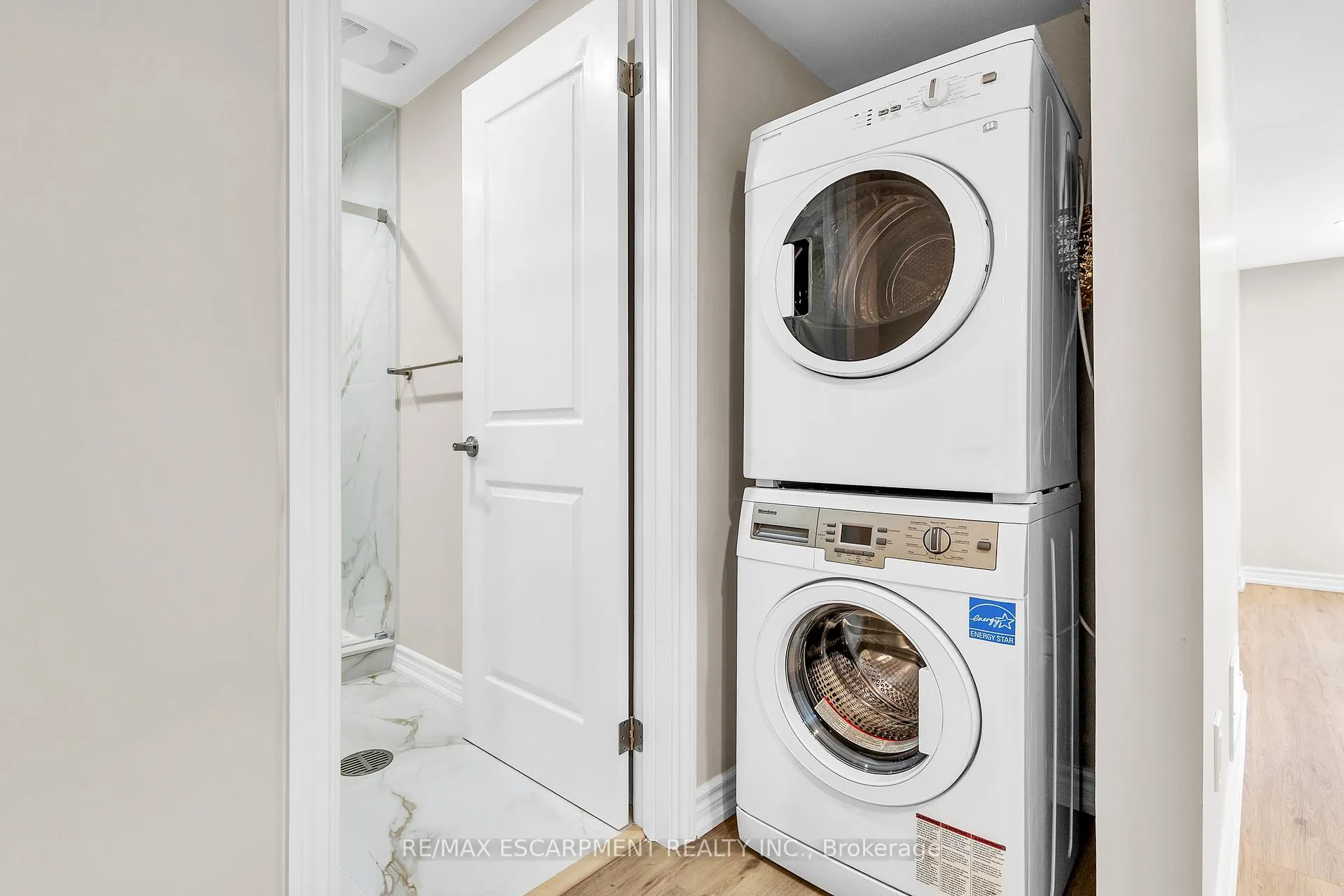 Photo 44 of 101 Westfield Crescent, Hamilton, Waterdown — HOMEH