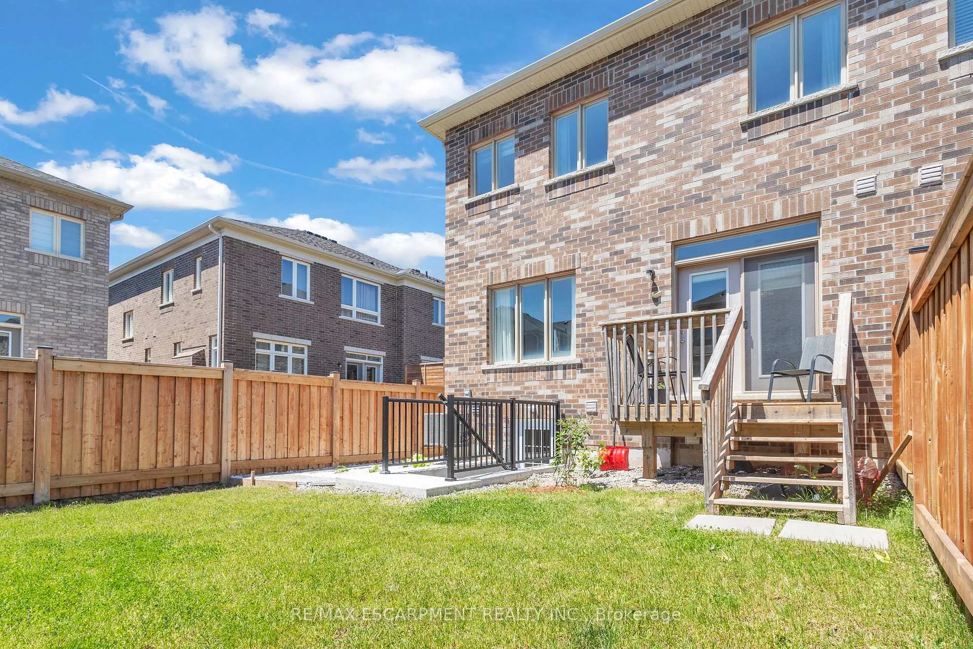 Photo 46 of 101 Westfield Crescent, Hamilton, Waterdown — HOMEH