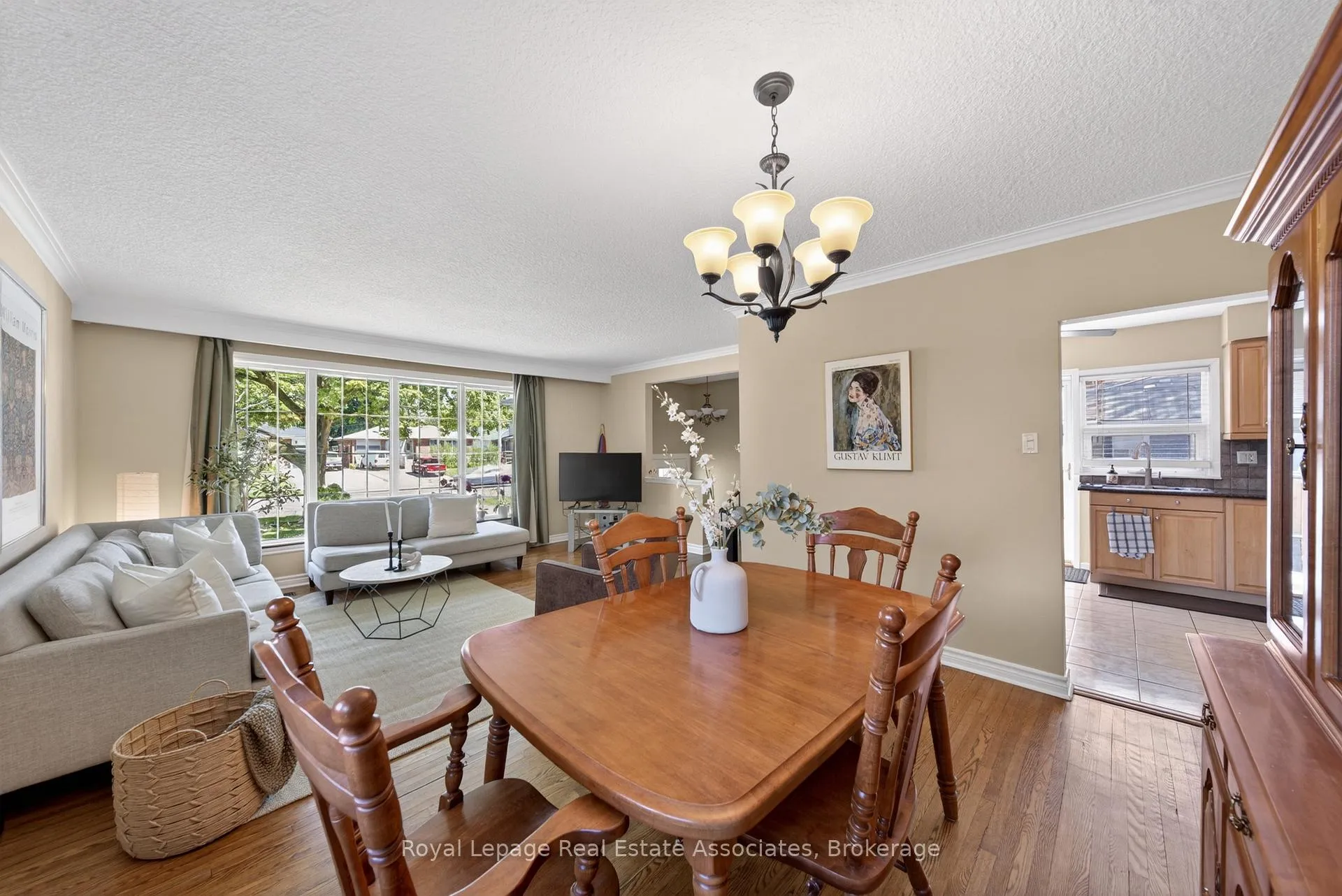 Photo 5 of 141 The Westway, Etobicoke, Willowridge-Martingrove-Richview — HOMEH