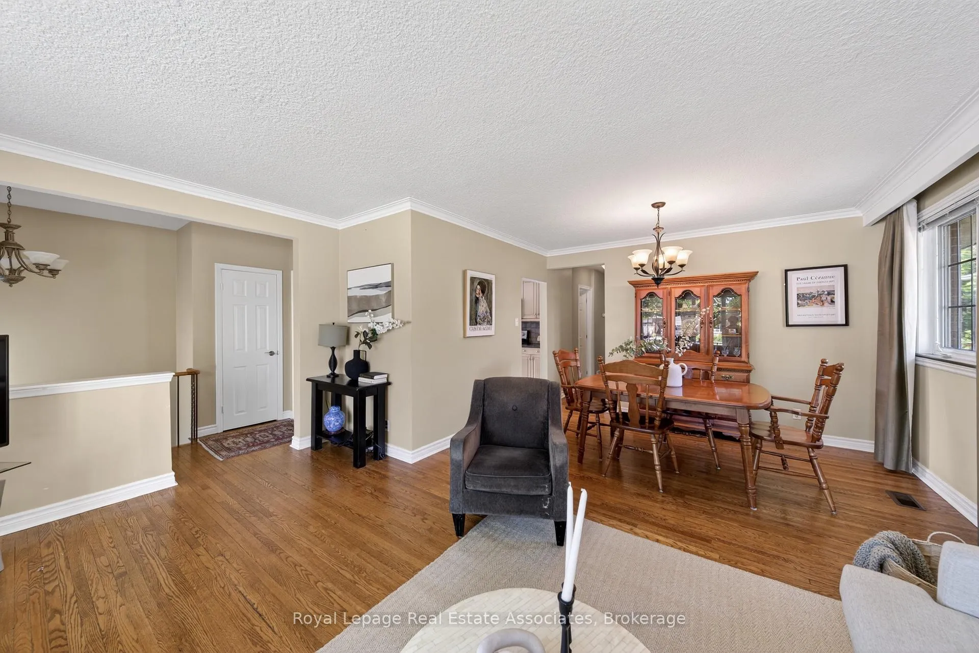 Photo 7 of 141 The Westway, Etobicoke, Willowridge-Martingrove-Richview — HOMEH