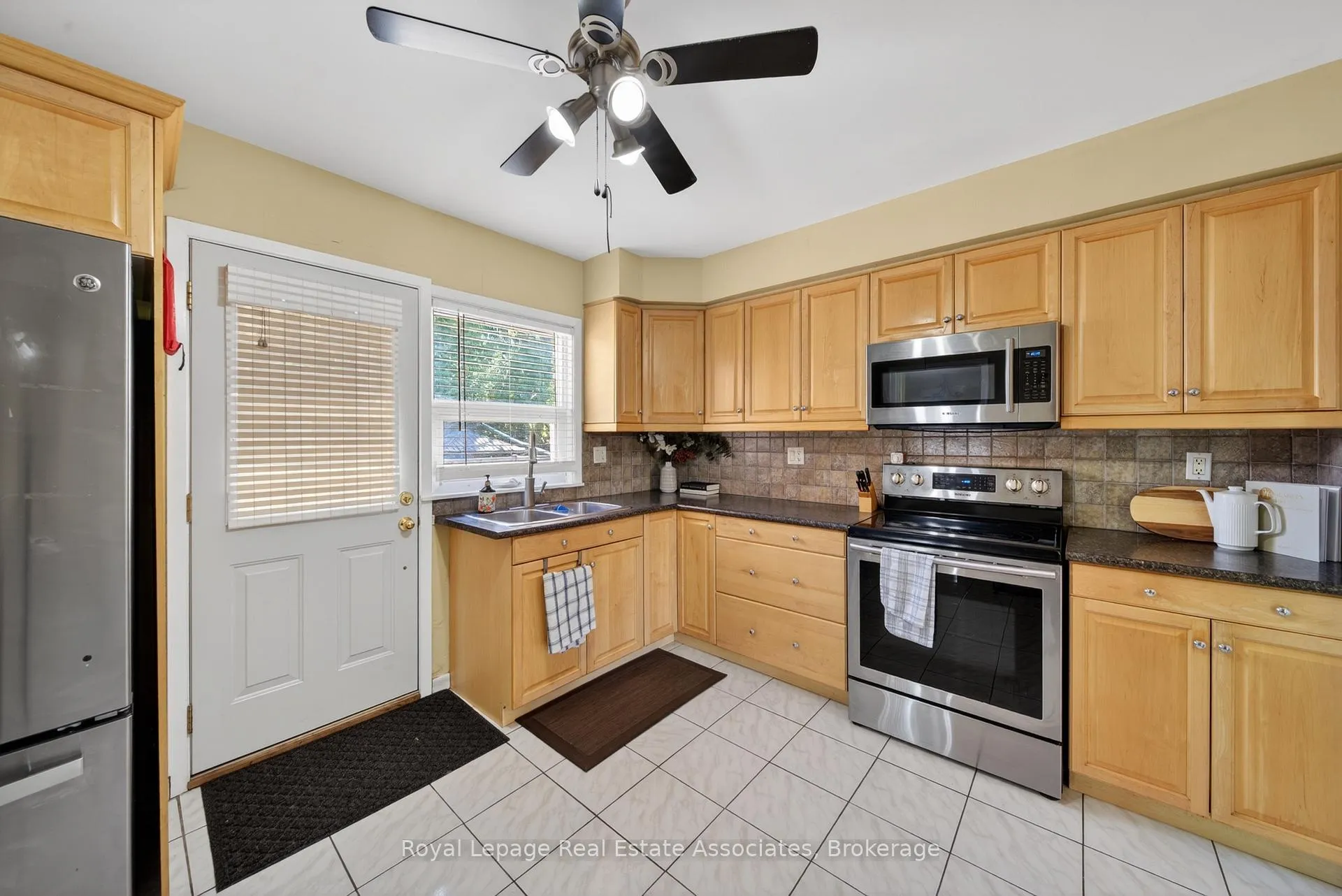 Photo 8 of 141 The Westway, Etobicoke, Willowridge-Martingrove-Richview — HOMEH