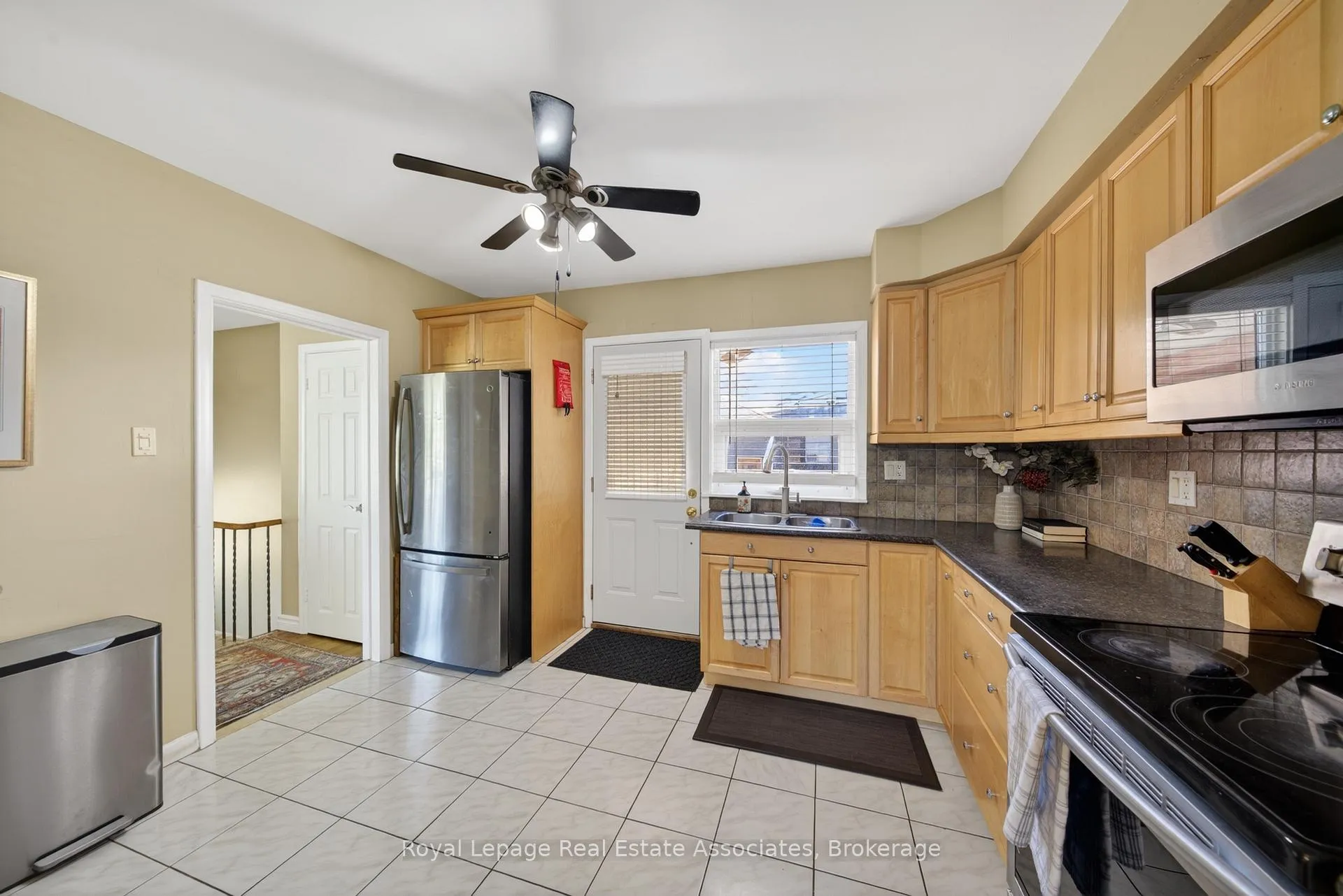 Photo 10 of 141 The Westway, Etobicoke, Willowridge-Martingrove-Richview — HOMEH