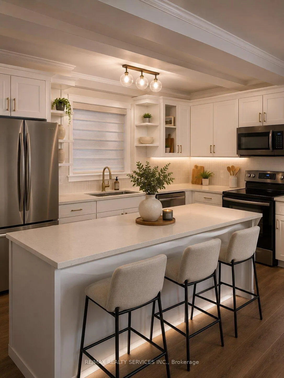 Photo 4 of Unit Upper, 10 Hero Square, Brampton, Central Park — HOMEH
