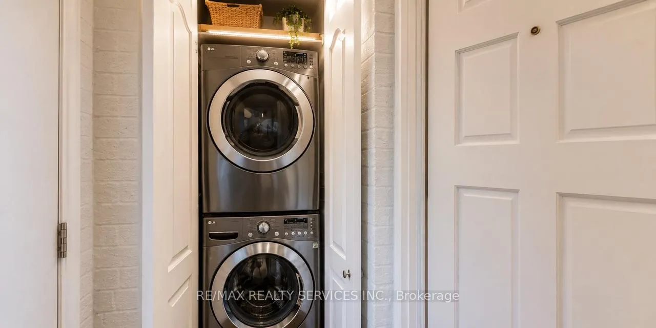 Photo 13 of Unit Upper, 10 Hero Square, Brampton, Central Park — HOMEH