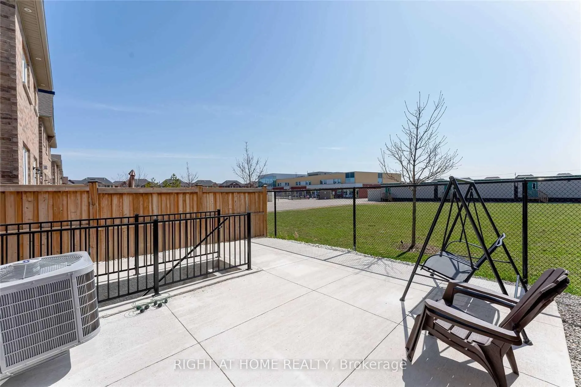 Photo 3 of 41 Dufay Road, Brampton, Northwest Brampton — HOMEH