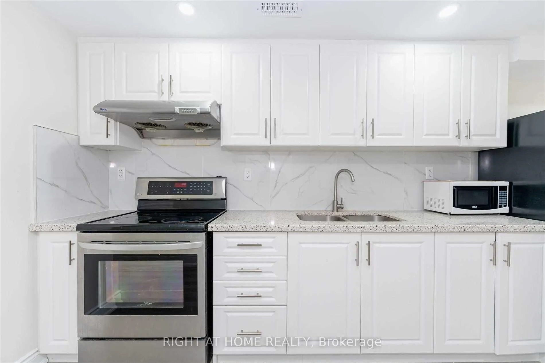 Photo 4 of 41 Dufay Road, Brampton, Northwest Brampton — HOMEH