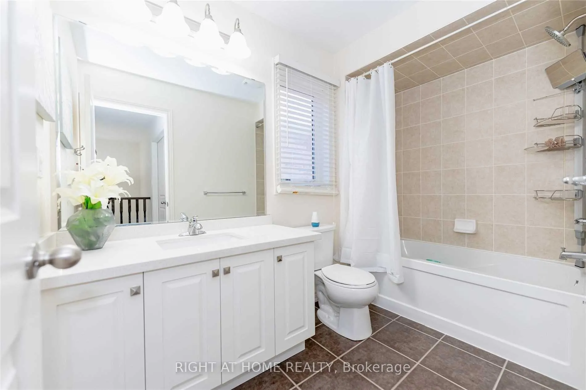 Photo 8 of 41 Dufay Road, Brampton, Northwest Brampton — HOMEH