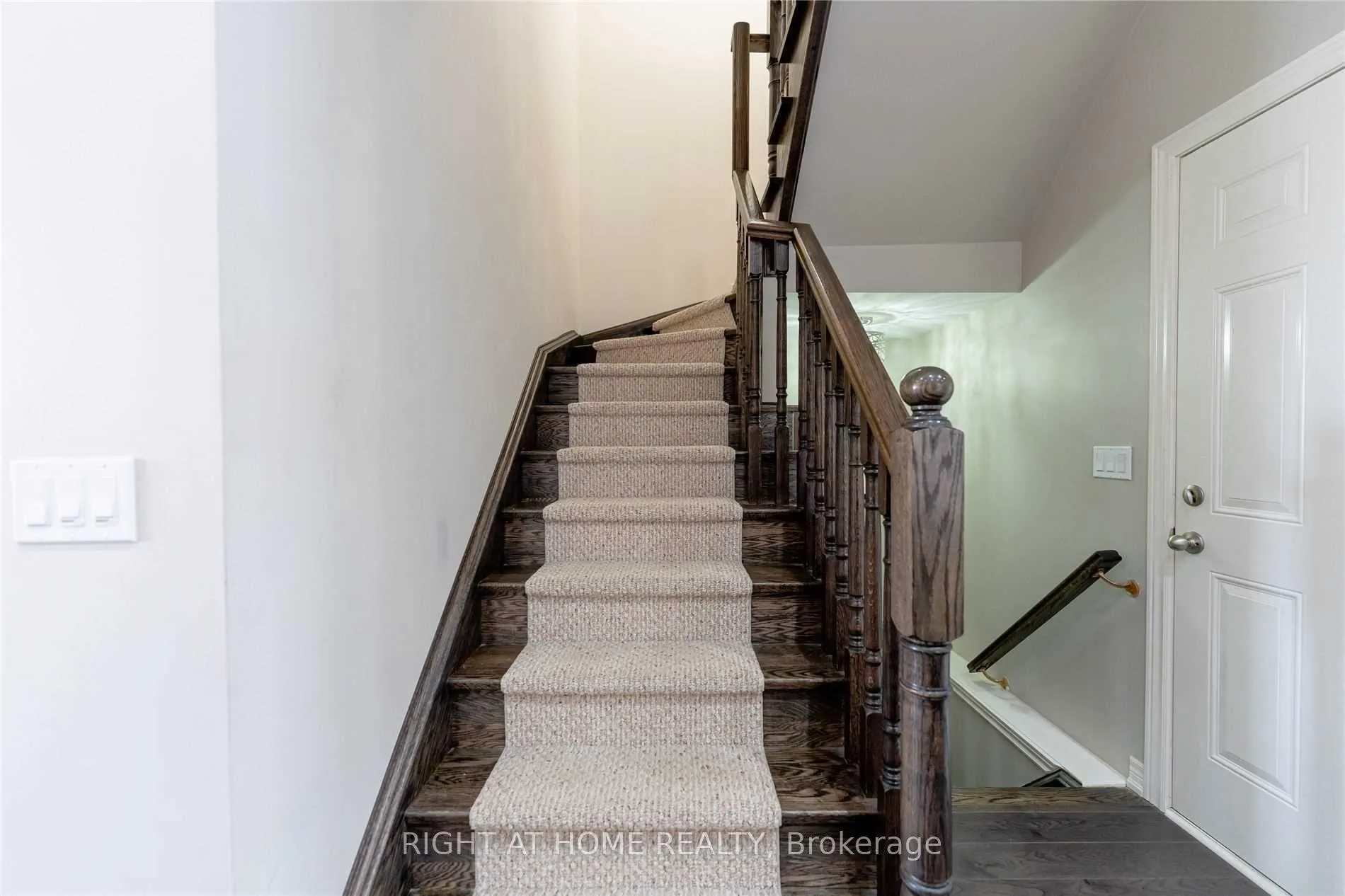 Photo 17 of 41 Dufay Road, Brampton, Northwest Brampton — HOMEH