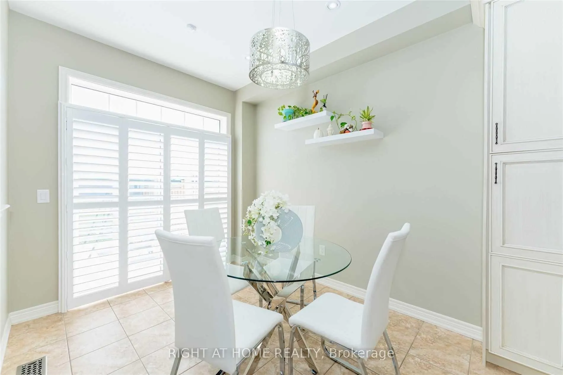Photo 19 of 41 Dufay Road, Brampton, Northwest Brampton — HOMEH