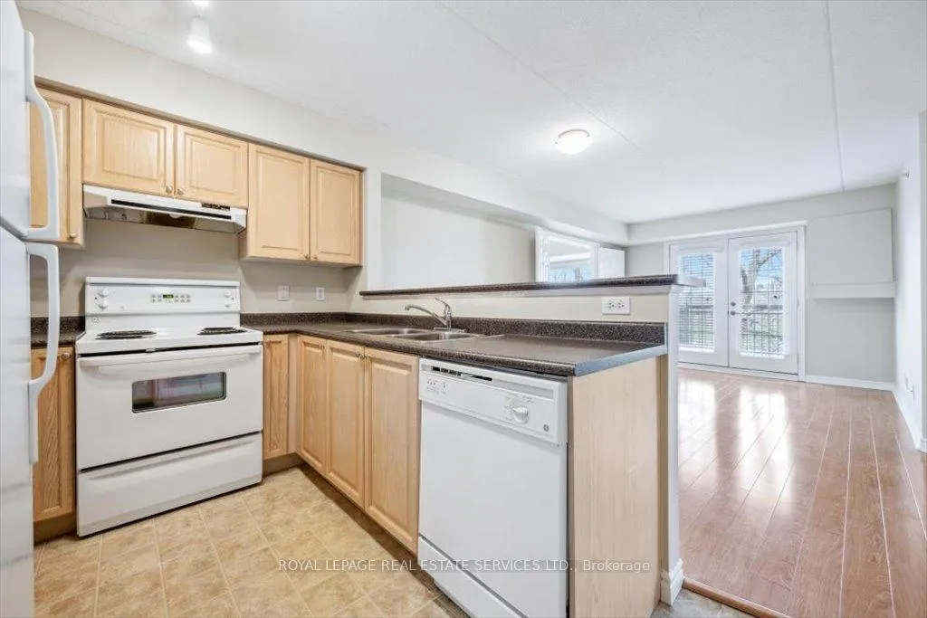 Photo 6 of Unit 303, 1490 Bishops Gate, Oakville, Glen Abbey — HOMEH
