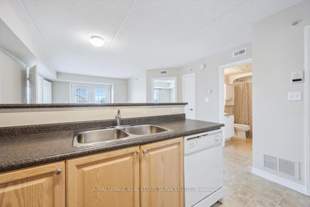Photo 7 of Unit 303, 1490 Bishops Gate, Oakville, Glen Abbey — HOMEH