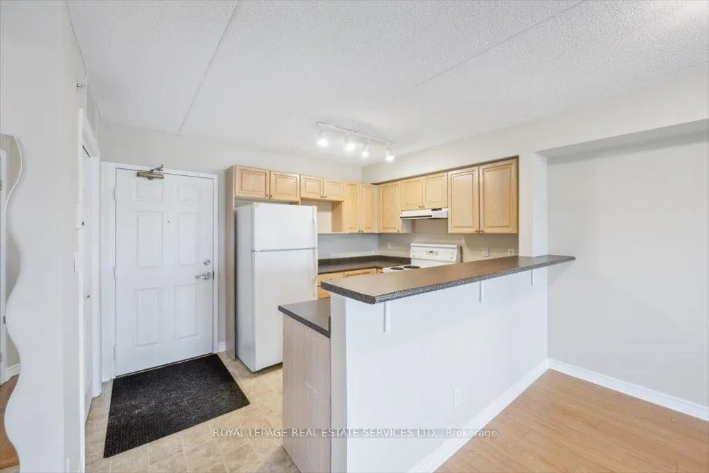 Photo 8 of Unit 303, 1490 Bishops Gate, Oakville, Glen Abbey — HOMEH