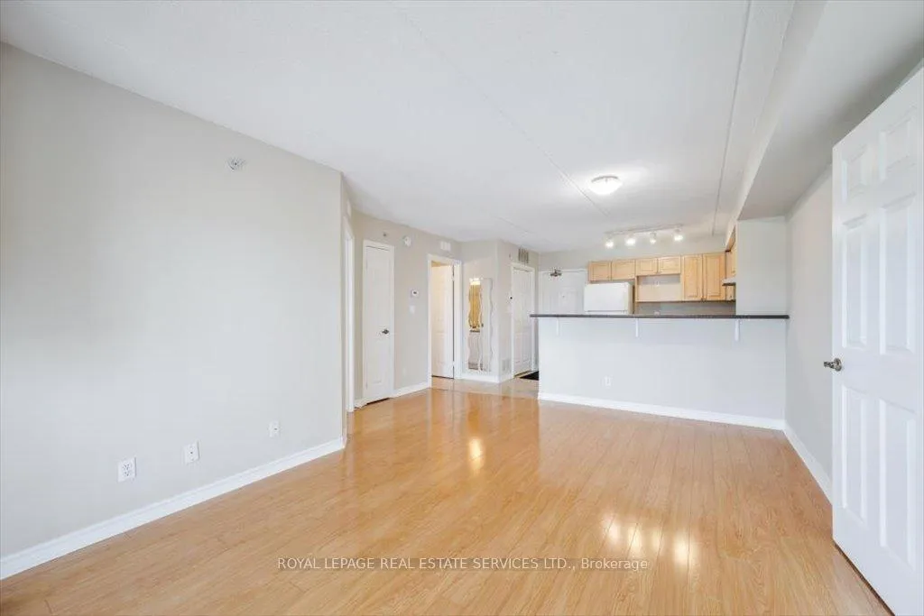 Photo 14 of Unit 303, 1490 Bishops Gate, Oakville, Glen Abbey — HOMEH
