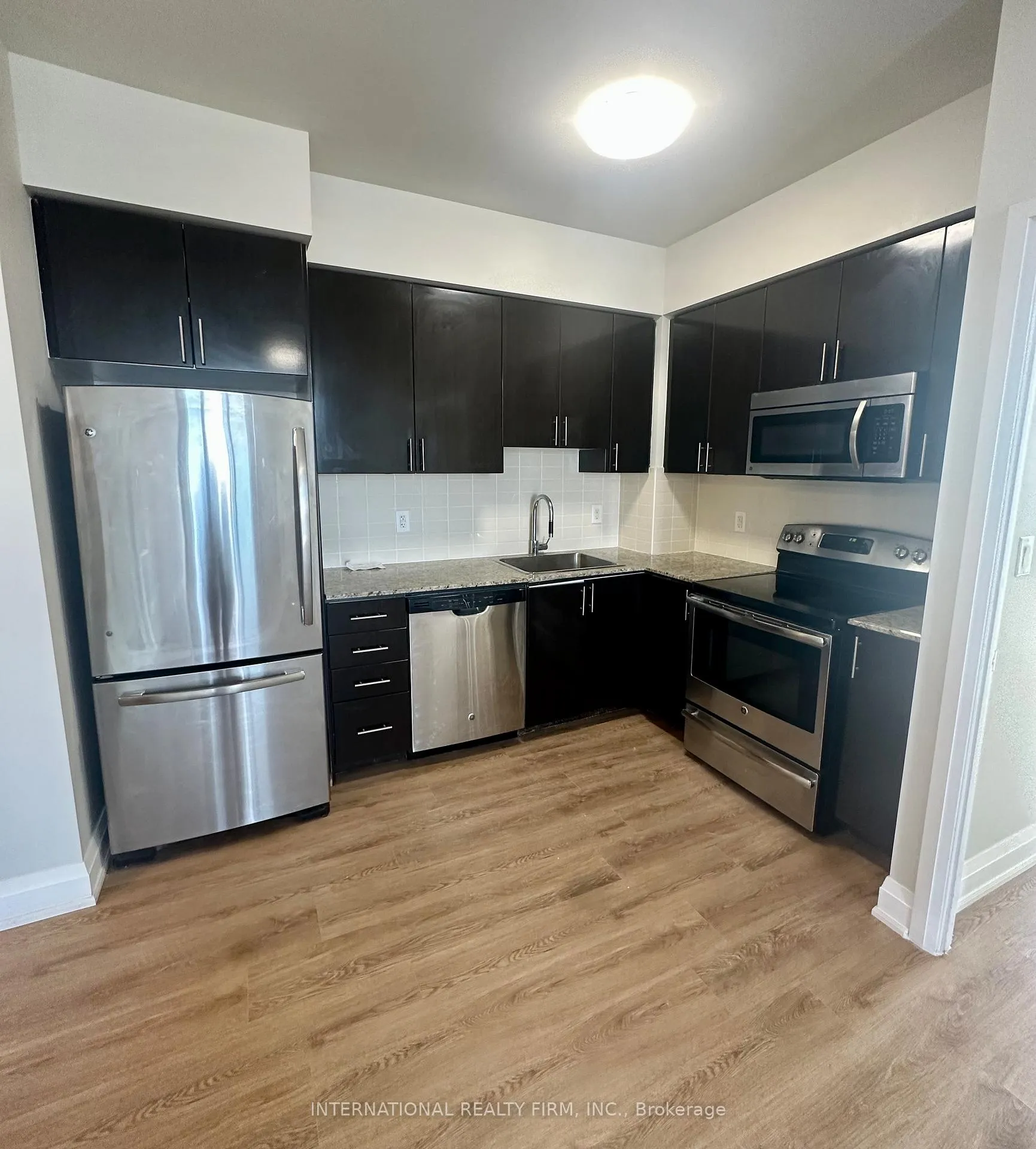 Photo 4 of Unit 2815, 7171 Yonge Street, Markham, Grandview — HOMEH
