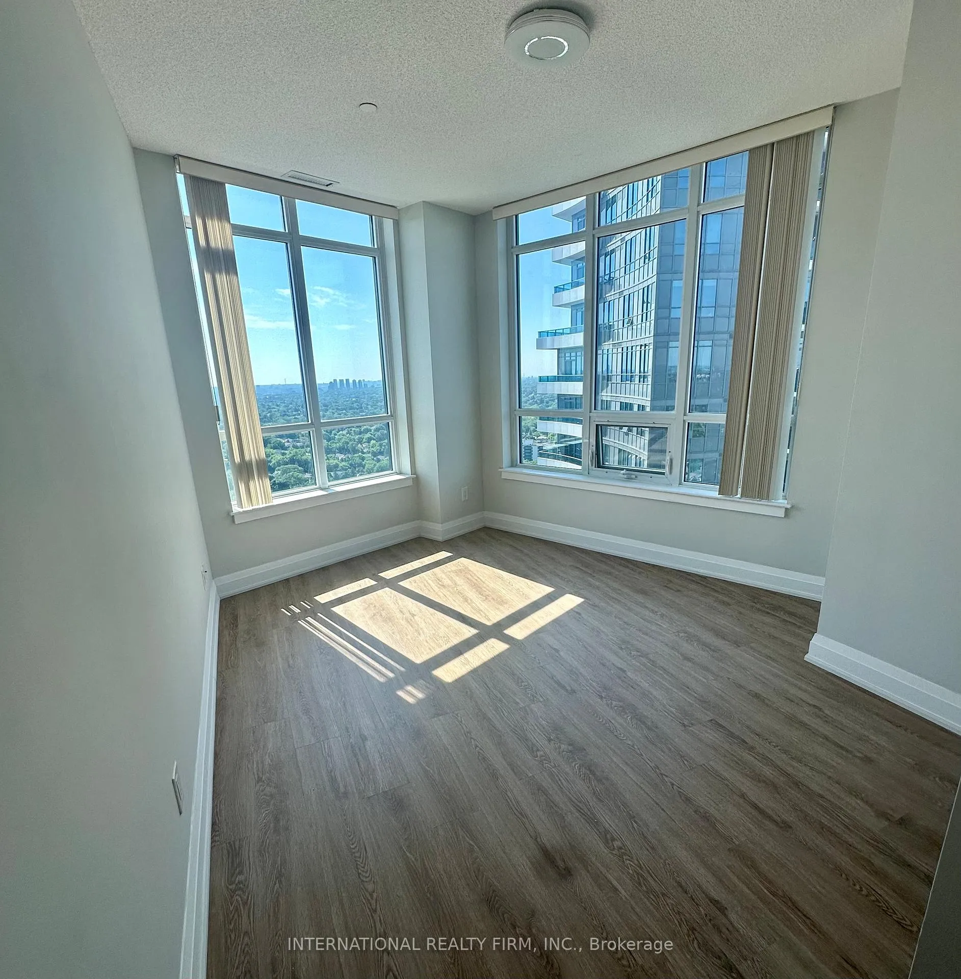 Photo 5 of Unit 2815, 7171 Yonge Street, Markham, Grandview — HOMEH