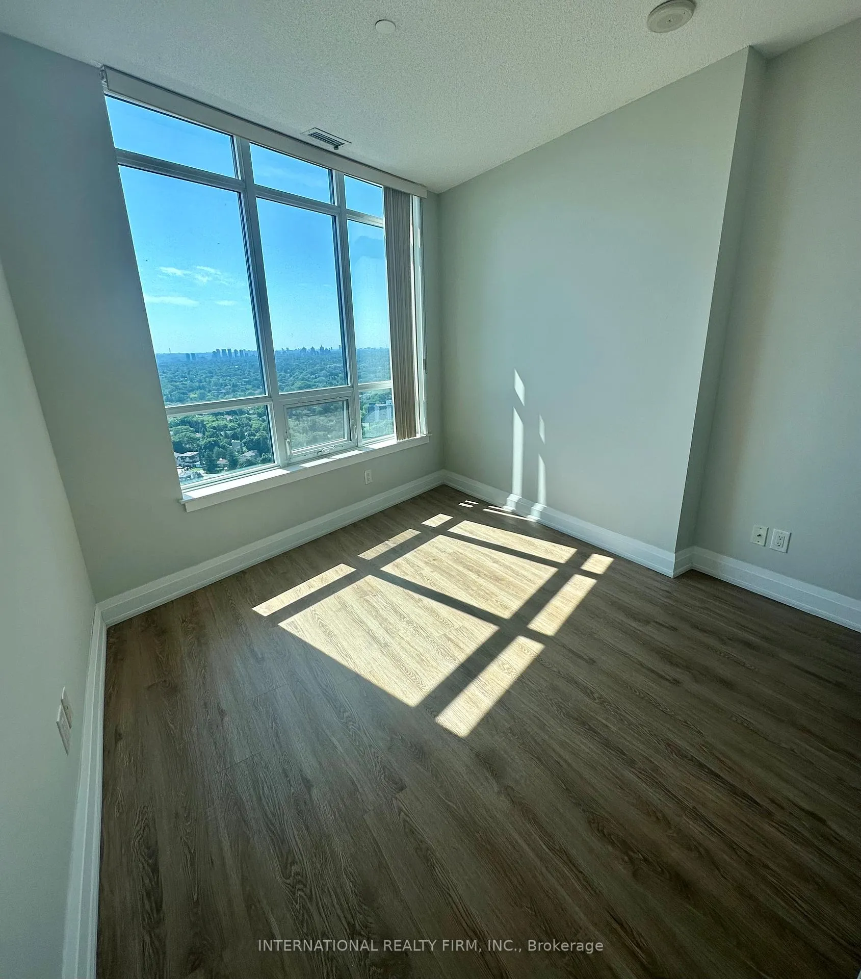 Photo 7 of Unit 2815, 7171 Yonge Street, Markham, Grandview — HOMEH