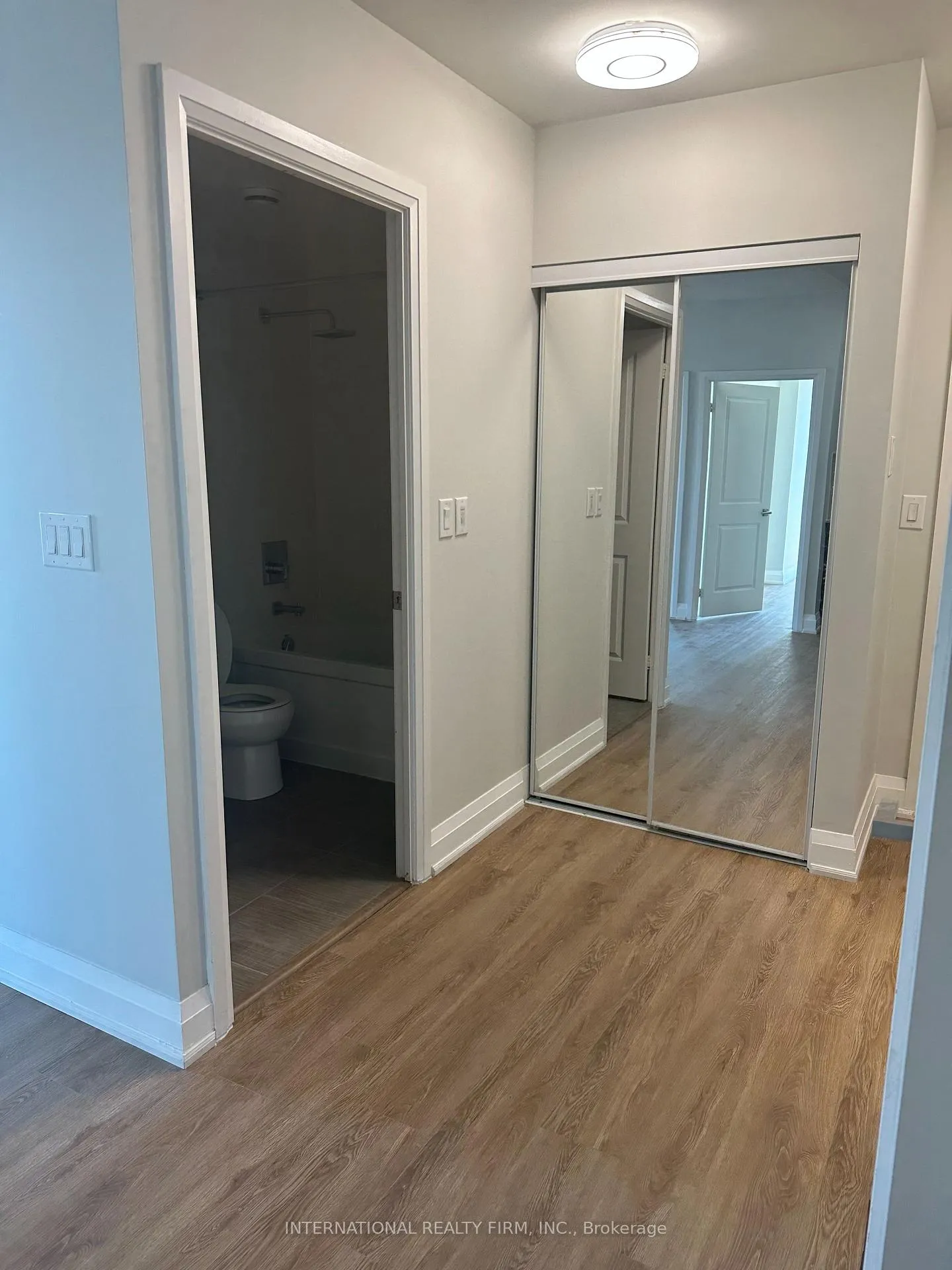 Photo 8 of Unit 2815, 7171 Yonge Street, Markham, Grandview — HOMEH