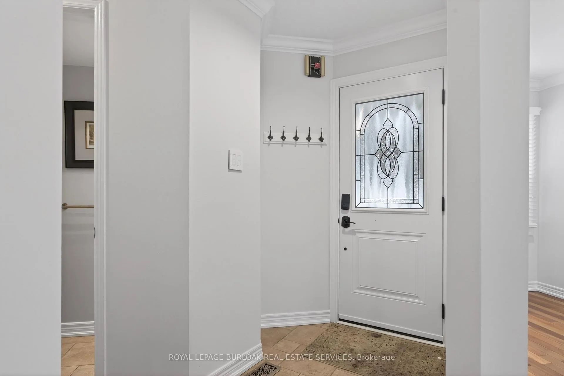 Photo 4 of Unit 11, 2065 Sixth Line, Oakville, River Oaks — HOMEH