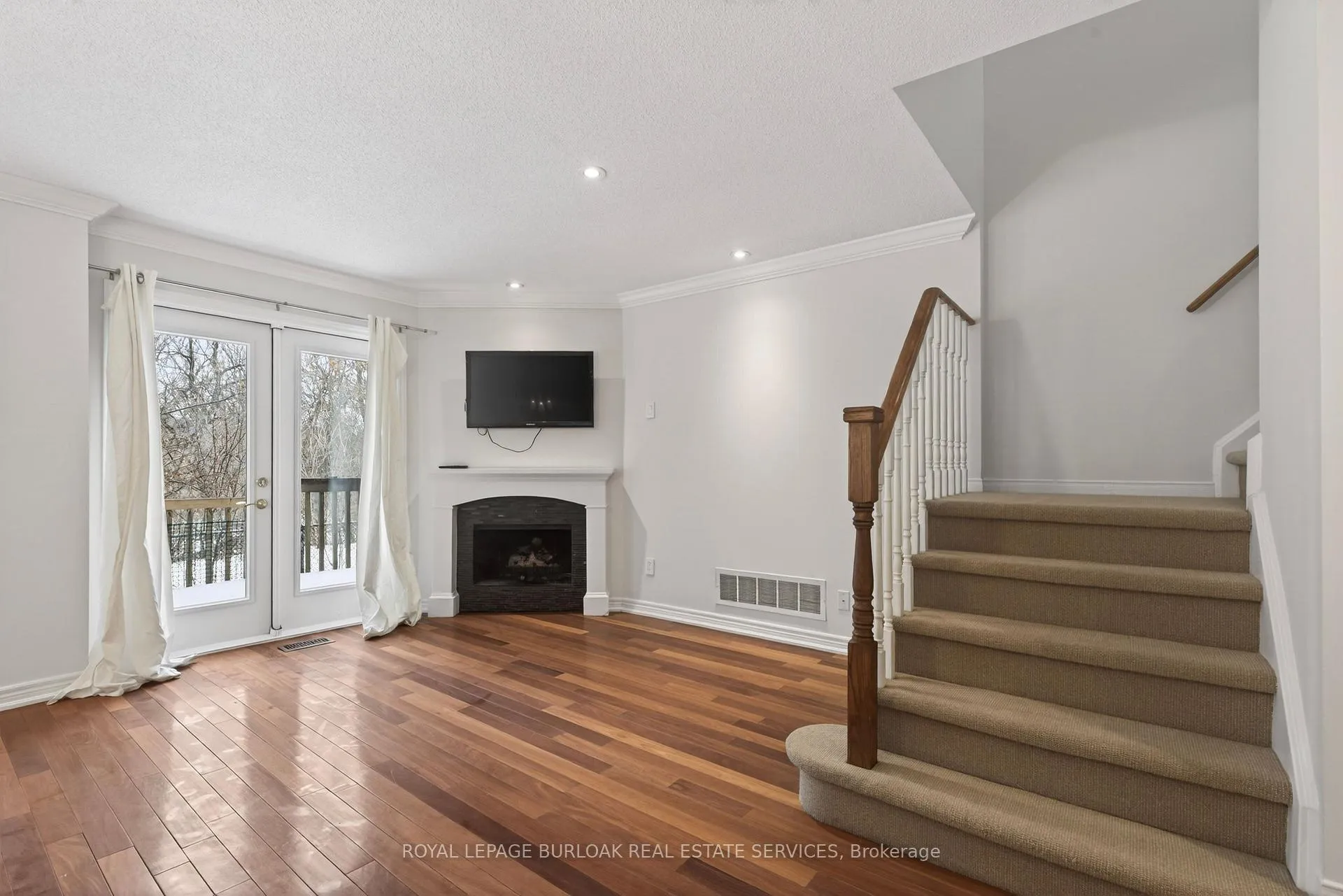 Photo 9 of Unit 11, 2065 Sixth Line, Oakville, River Oaks — HOMEH