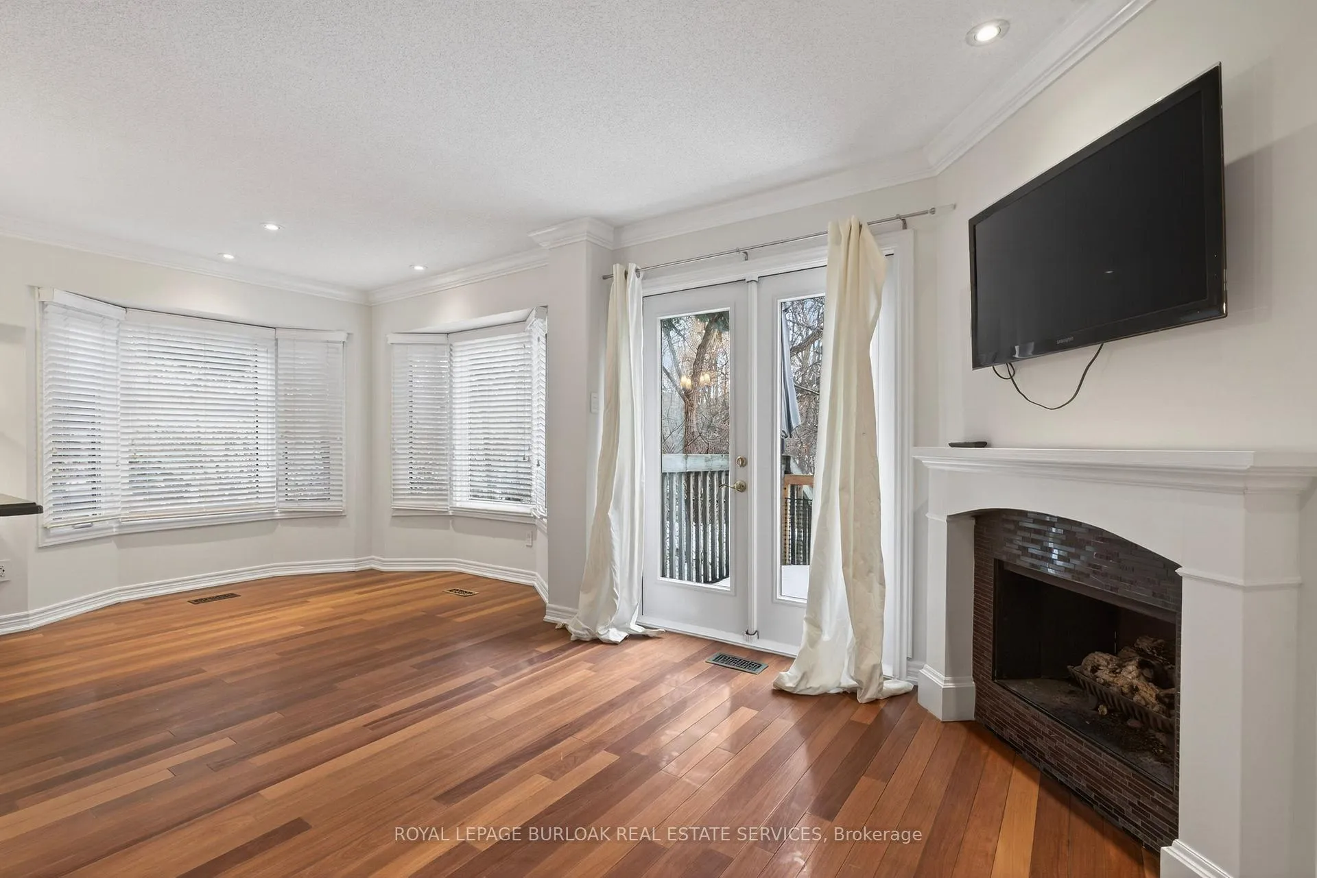 Photo 11 of Unit 11, 2065 Sixth Line, Oakville, River Oaks — HOMEH
