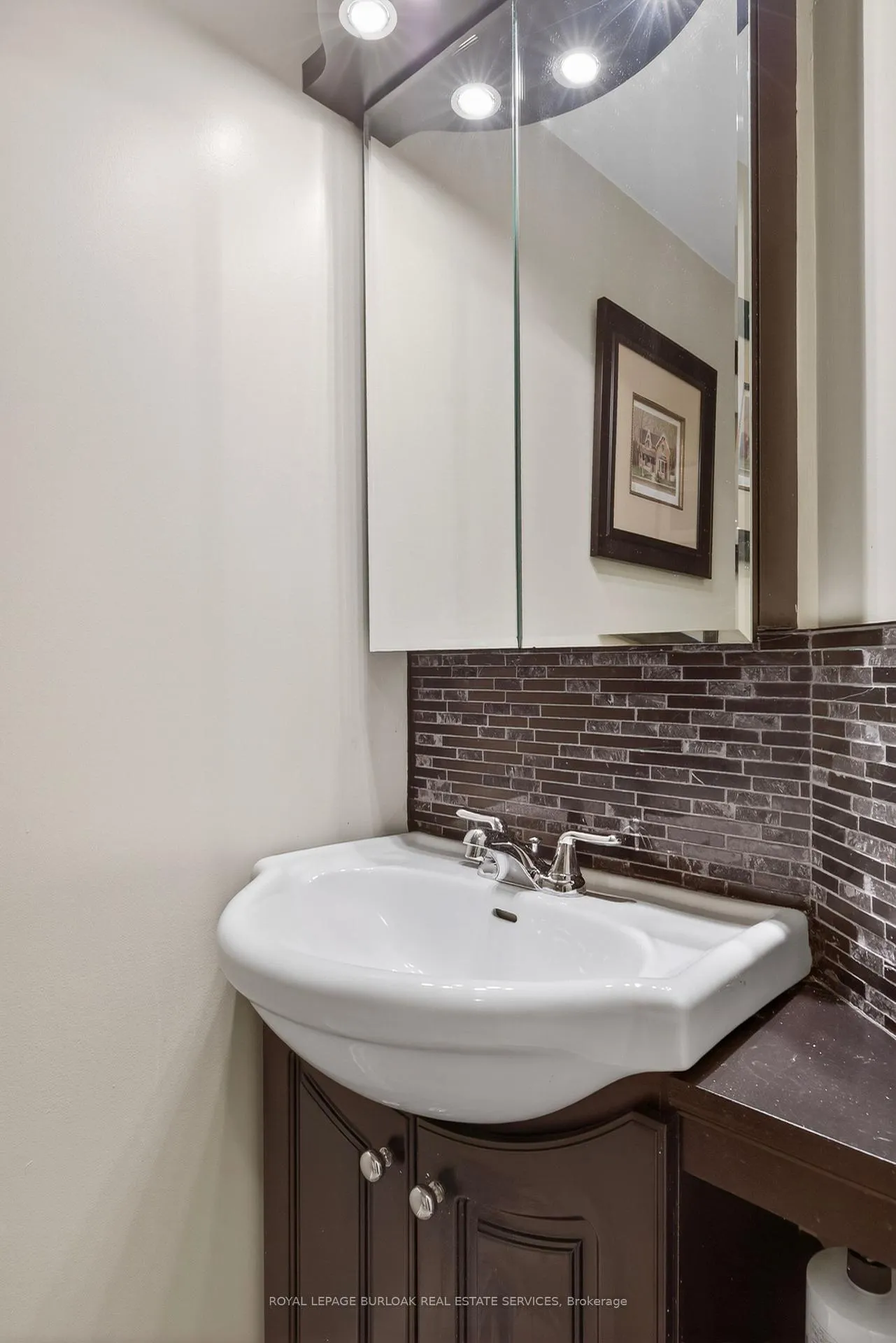 Photo 25 of Unit 11, 2065 Sixth Line, Oakville, River Oaks — HOMEH