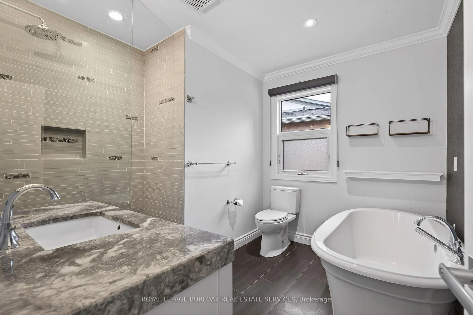 Photo 31 of Unit 11, 2065 Sixth Line, Oakville, River Oaks — HOMEH