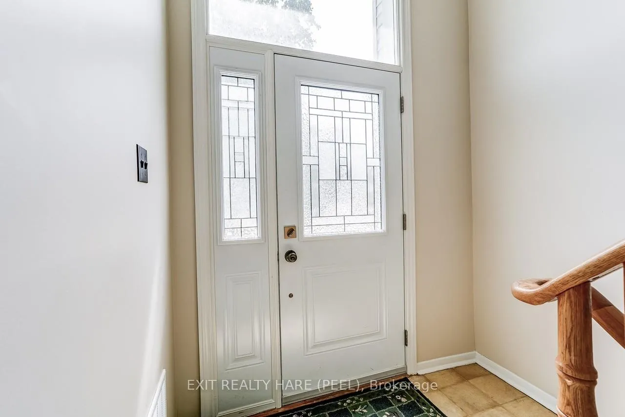 Photo 5 of 10 Duncannon Crescent, Brampton, Southgate — HOMEH