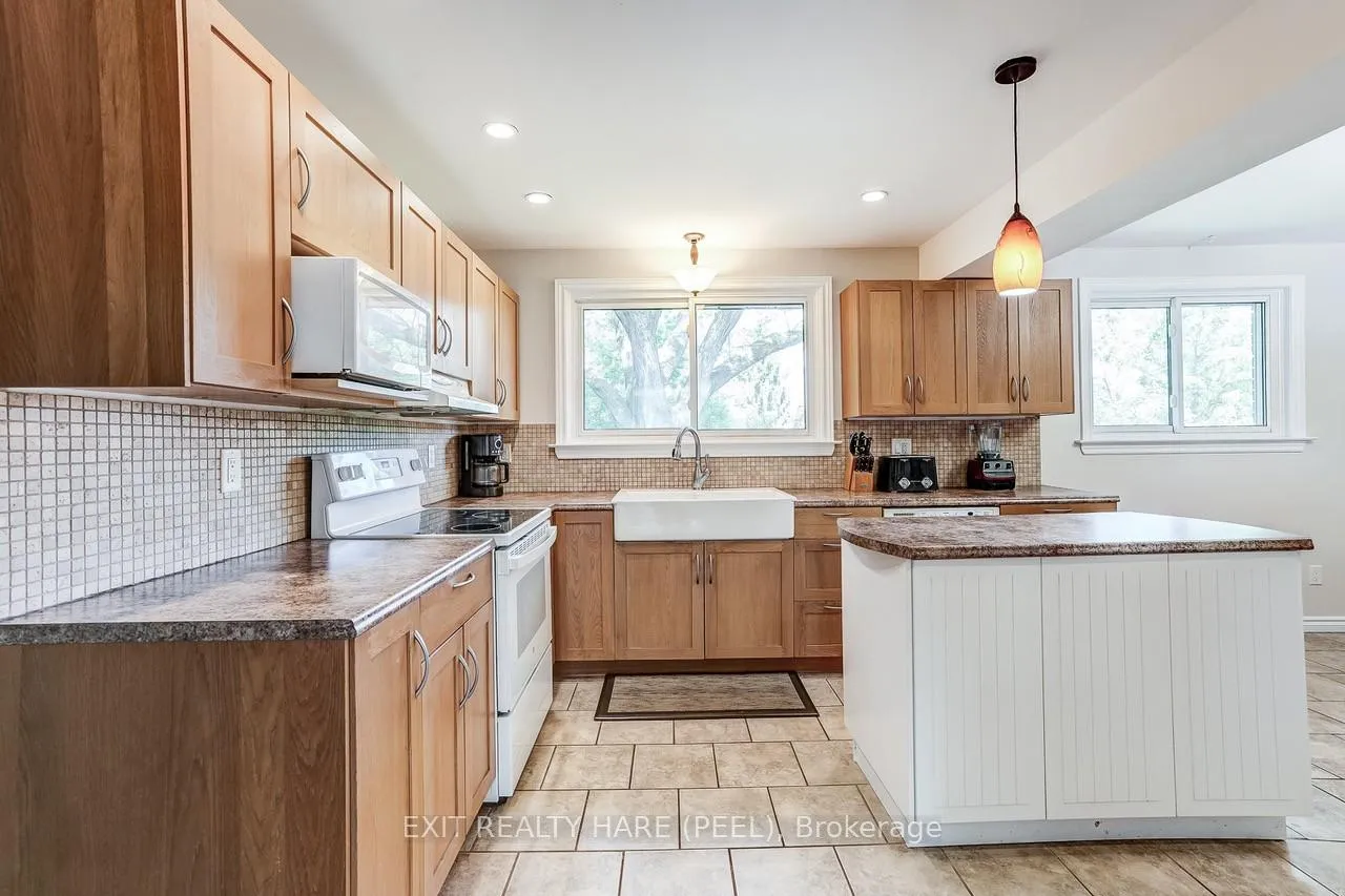 Photo 10 of 10 Duncannon Crescent, Brampton, Southgate — HOMEH
