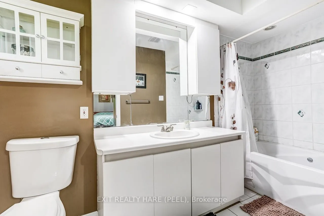 Photo 18 of 10 Duncannon Crescent, Brampton, Southgate — HOMEH