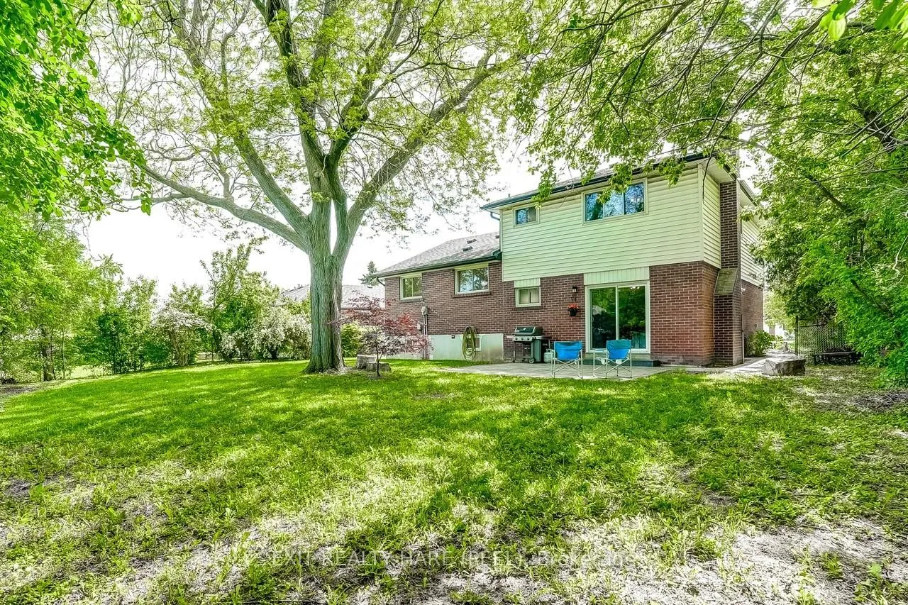 Photo 33 of 10 Duncannon Crescent, Brampton, Southgate — HOMEH