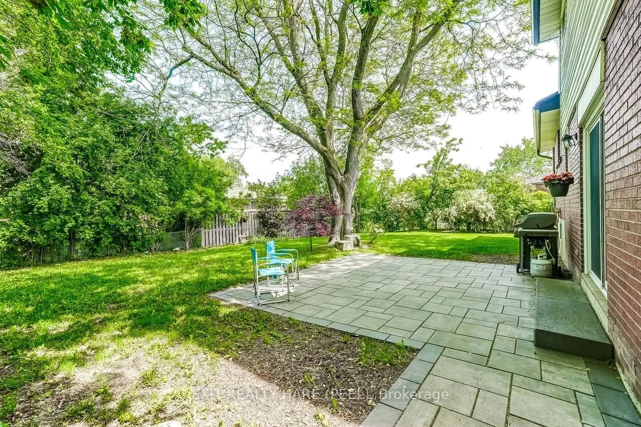 Photo 34 of 10 Duncannon Crescent, Brampton, Southgate — HOMEH