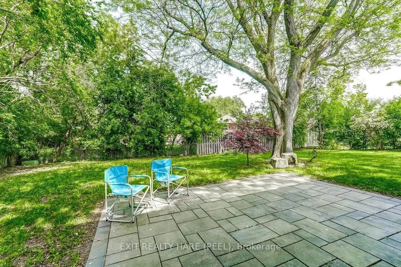 Photo 35 of 10 Duncannon Crescent, Brampton, Southgate — HOMEH