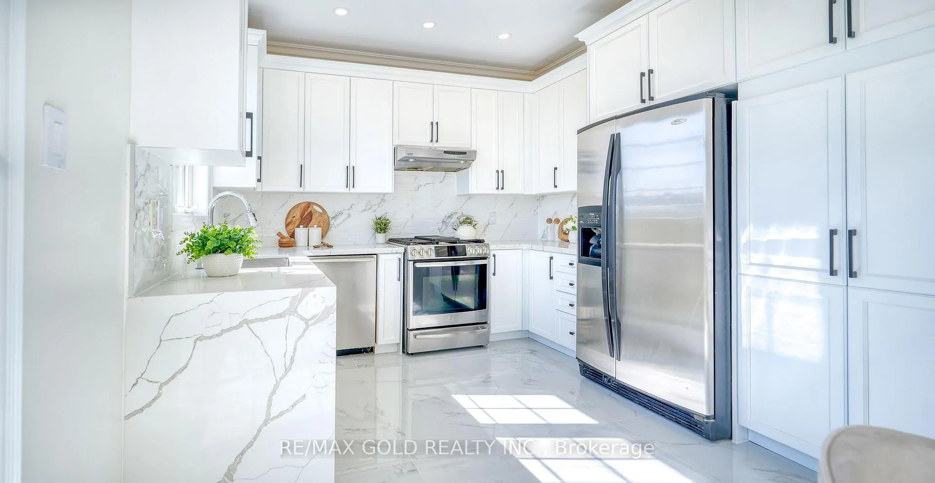Photo 19 of 28 Prada Court, Brampton, Vales of Castlemore North — HOMEH