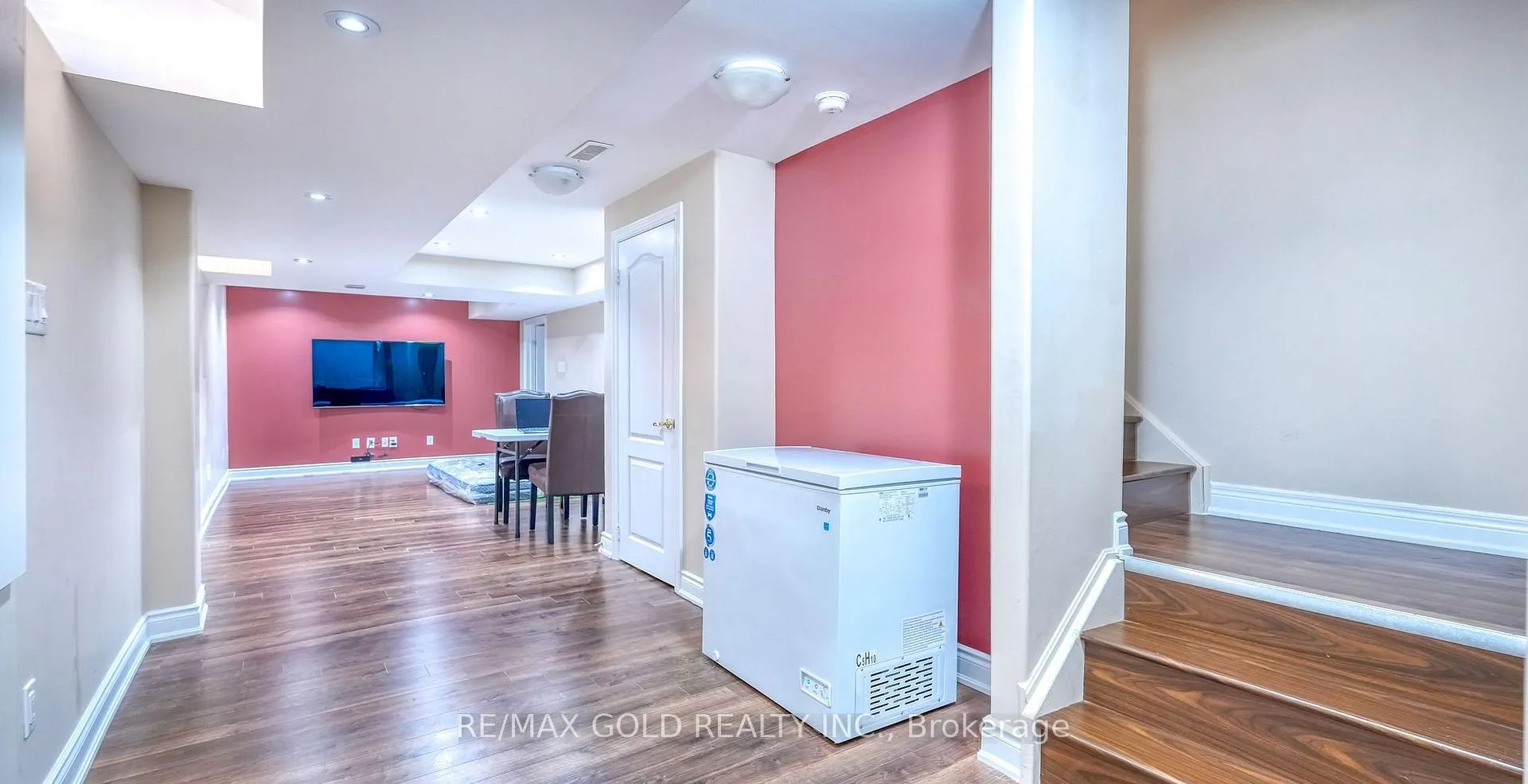 Photo 36 of 28 Prada Court, Brampton, Vales of Castlemore North — HOMEH