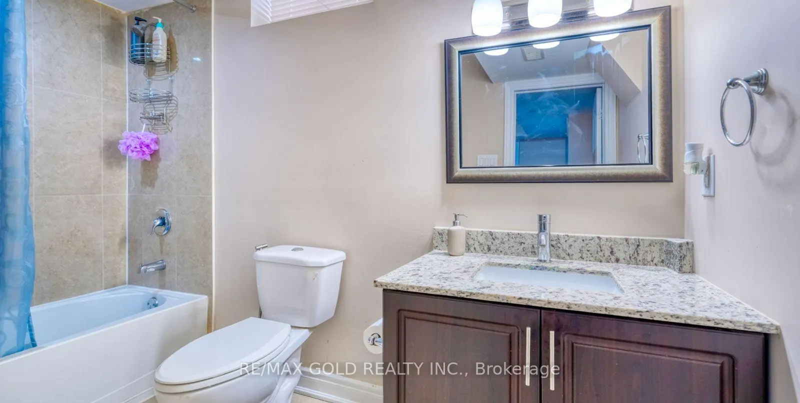 Photo 38 of 28 Prada Court, Brampton, Vales of Castlemore North — HOMEH