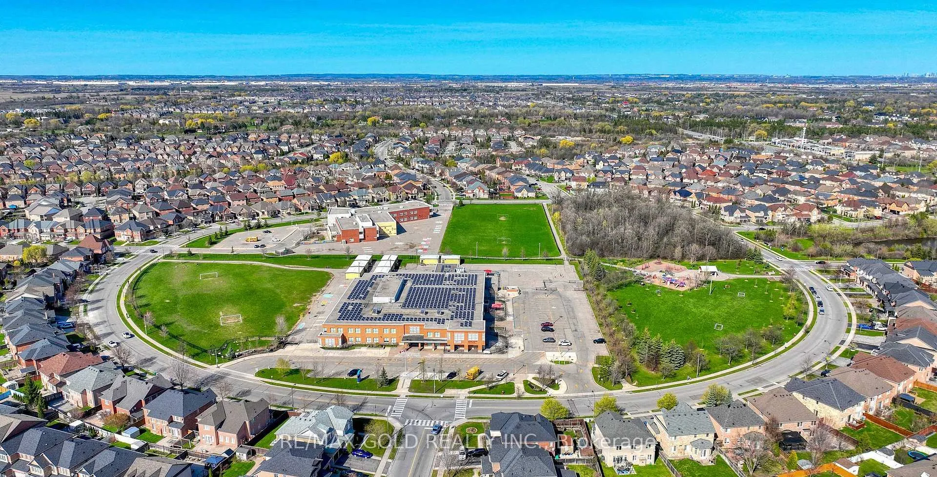 Photo 45 of 28 Prada Court, Brampton, Vales of Castlemore North — HOMEH