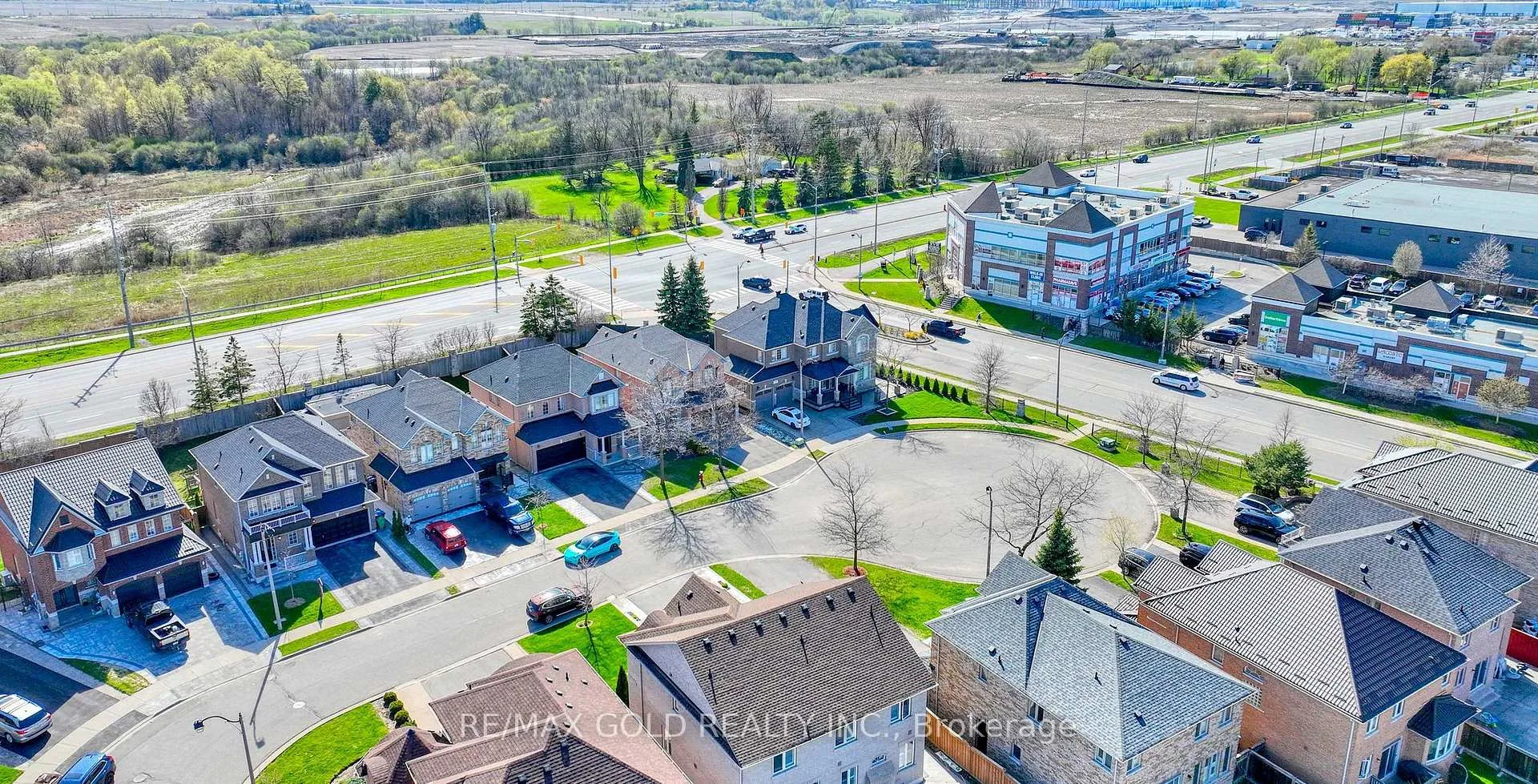 Photo 46 of 28 Prada Court, Brampton, Vales of Castlemore North — HOMEH