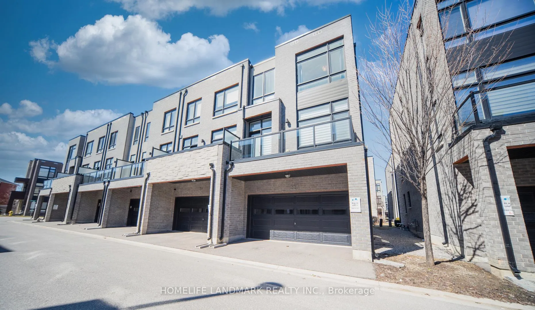 Photo 2 of 22 Benoit Street, Vaughan, Vellore Village — HOMEH