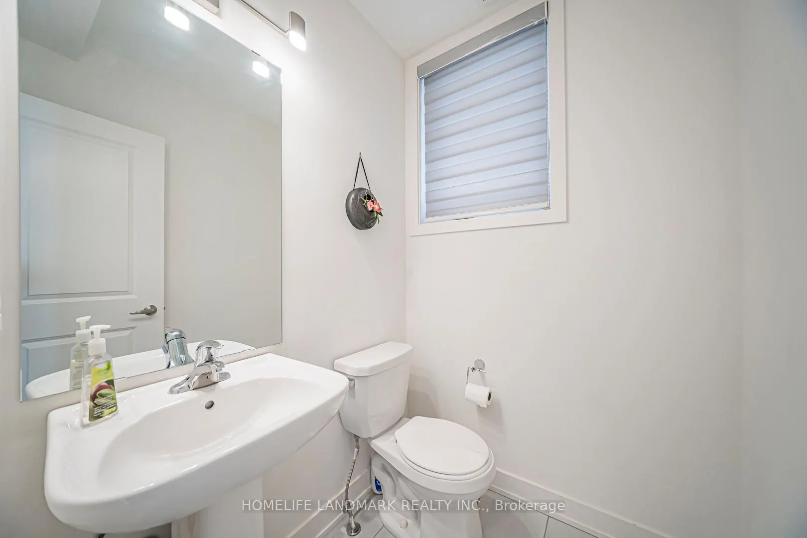 Photo 4 of 22 Benoit Street, Vaughan, Vellore Village — HOMEH